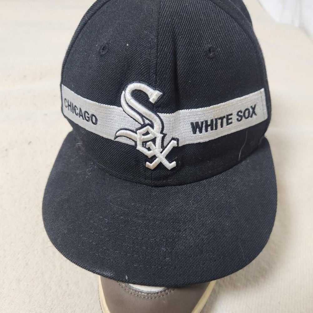 VINTAGE NEW ERA CHICAGO WHITE SOX SNAPBACK HAT‎ CAP BLACK BAR WOOL SPELL OUT